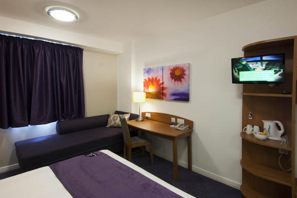 Premier Inn Newcastle Airport South Woolsington Exterior photo