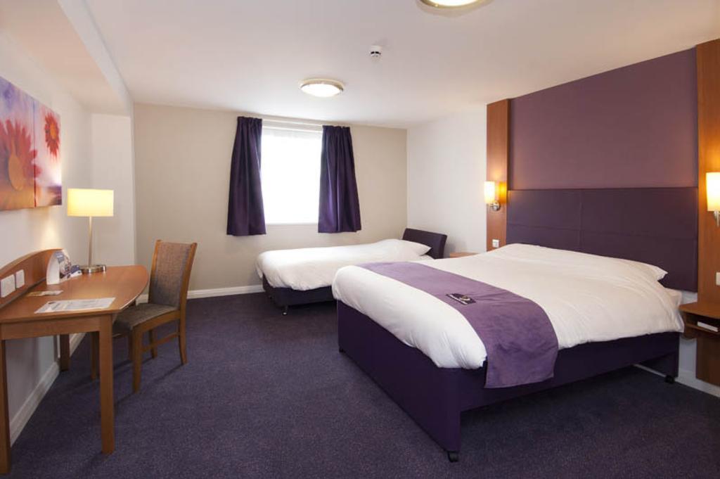 Premier Inn Newcastle Airport South Woolsington Room photo
