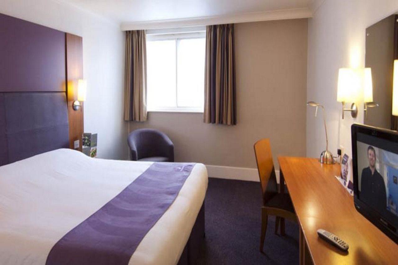 Premier Inn Newcastle Airport South Woolsington Exterior photo