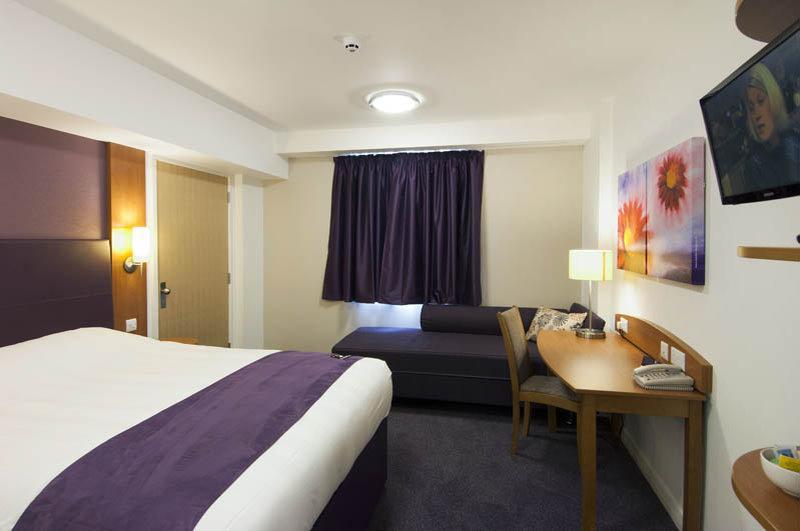 Premier Inn Newcastle Airport South Woolsington Exterior photo